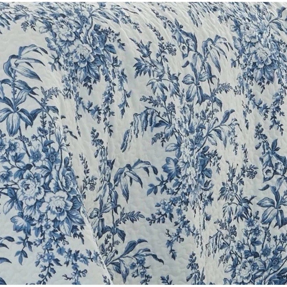 Laura Ashley ~ TWIN Bedford Blue Delft ~  2Pc Quilt Set Reversible 100% Cotton - Picture 3 of 4